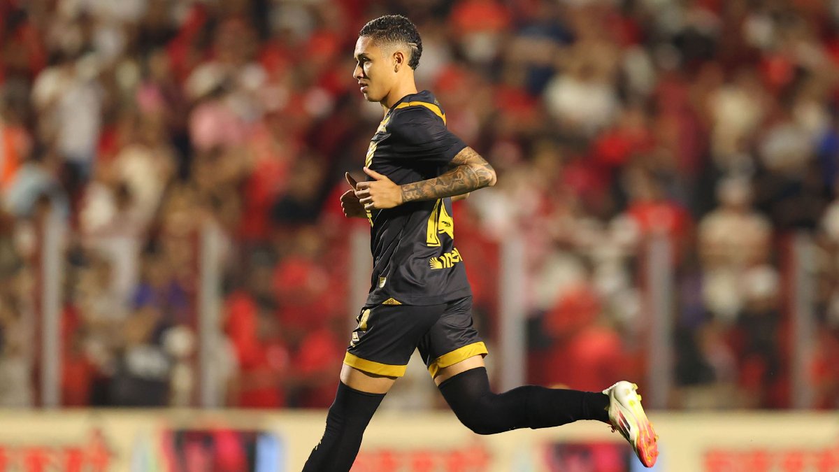 Kauã Moraes em ação pelo Athletico-PR (foto: Divulgação/Athletico-PR)