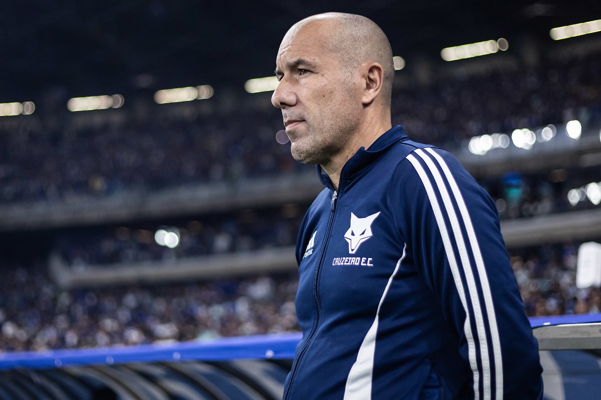 Leonardo Jardim, técnico do Cruzeiro, antes de jogo contra o Santos 