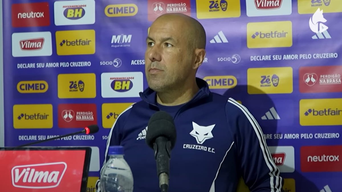 Leonardo Jardim, técnico do Cruzeiro, em entrevista coletiva (foto: Reprodução/Cruzeiro)