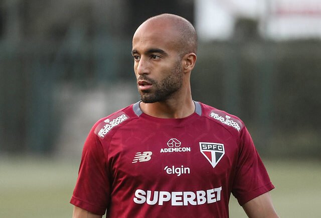 Lucas de perfil (foto: Pedro Guedes/São Paulo)