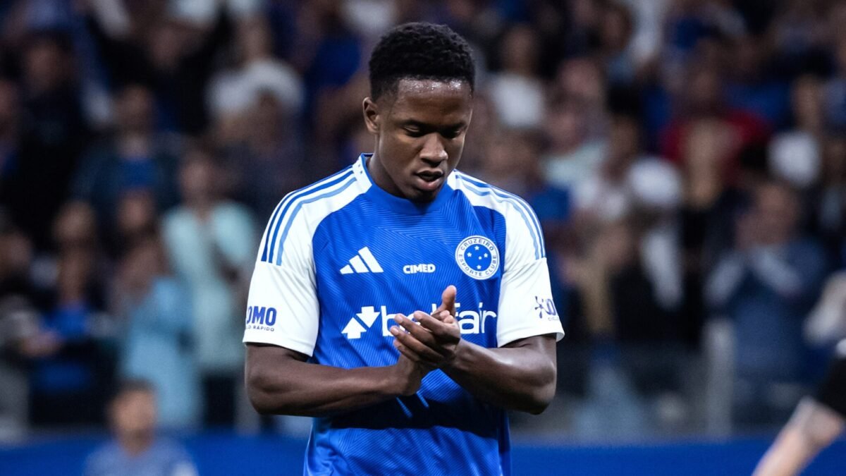 Luis Sinisterra estreou pelo Cruzeiro contra o São Paulo, nesse sábado (30/8) (foto: Gustavo Aleixo/Cruzeiro)