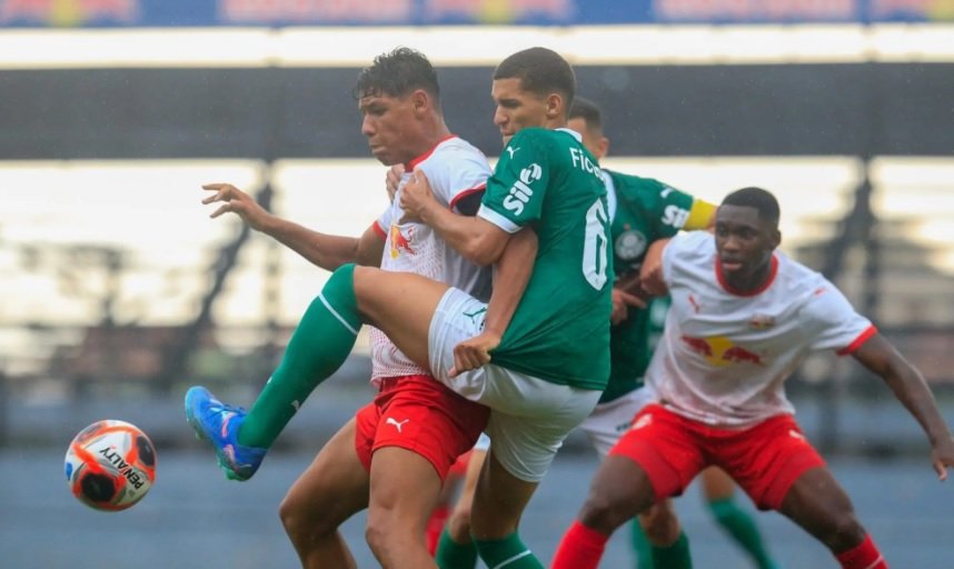 Lance do jogo entre Palmeiras e Bragantino no Sub-20 (foto: Fernando Roberto/Red Bull Bragantino)