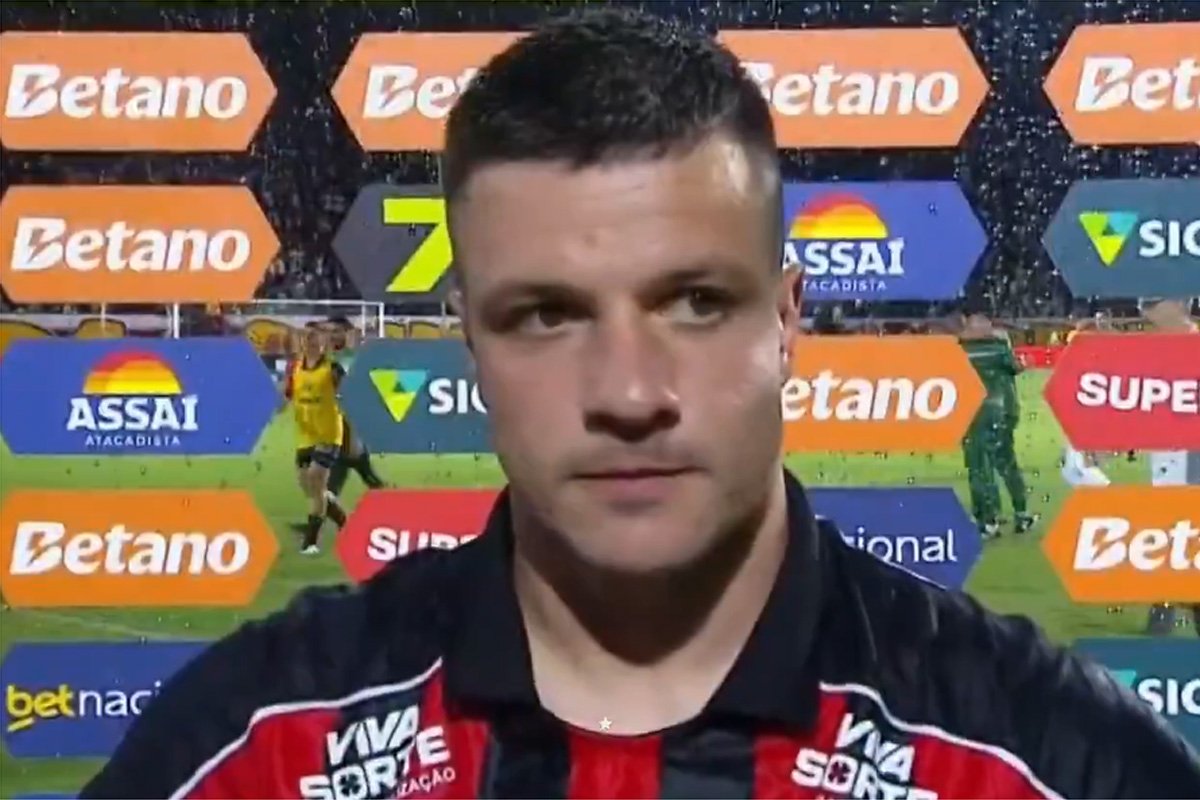 Renato Kayzer, atacante do Vitória, em entrevista ao Premiere (foto: Reprodução/Premiere)