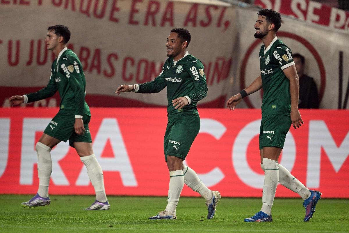 Palmeiras goleou o Universitario por 4 a 0 (foto: ERNESTO BENAVIDES / AFP)
