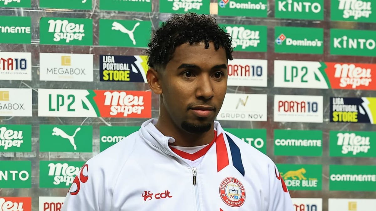 Ryan Guilherme com a camisa do União de Leiria (foto: Divulgação/União de Leiria)