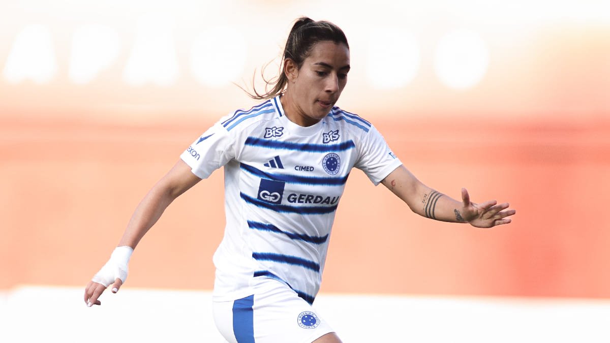 Fabíola Sandoval, atacante do Cruzeiro (foto: Gustavo Martins/Cruzeiro)