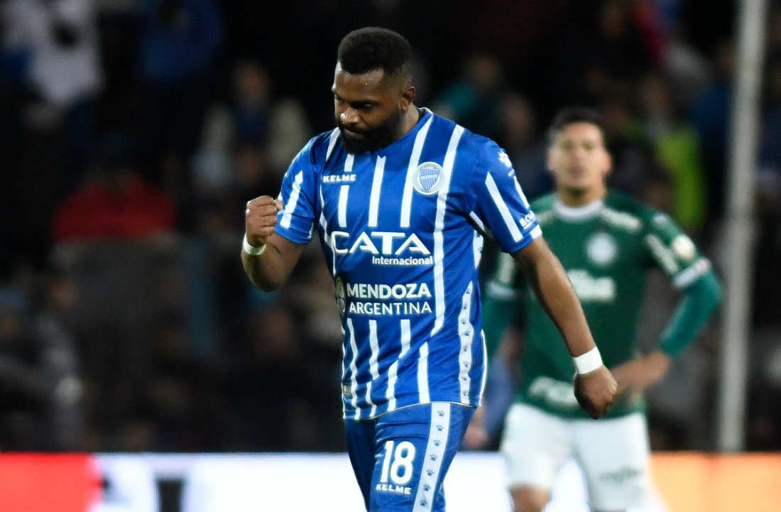 Ídolo do Godoy Cruz, Santiago García chegou a fazer dois gols contra o Palmeiras em um jogo de Libertadores - (foto: Andrés Larrovere/AFP)