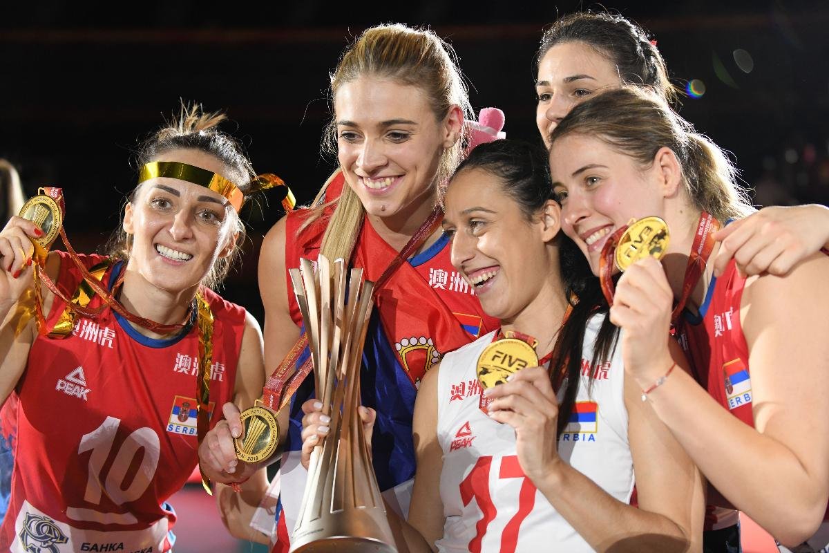 Sérvia é a atual campeã do Mundial Feminino de vôlei (foto: KAZUHIRO NOGI/afp)
