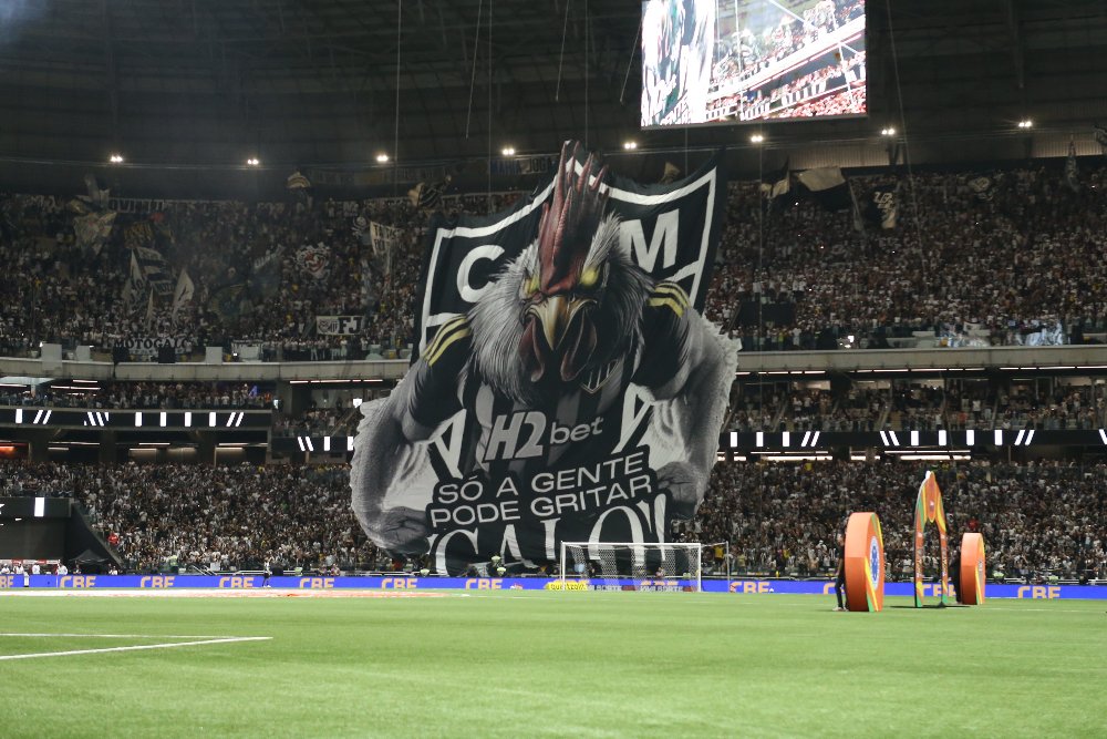Torcida do Atlético em jogo contra o Cruzeiro na Arena MRV (foto: Edesio Ferreira/EM/D.A. Press)