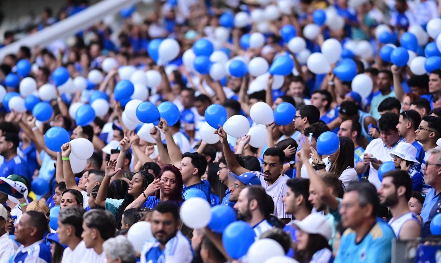 Torcedores do Cruzeiro no Mineirão (foto: Leandro Couri/EM/D.A Press)