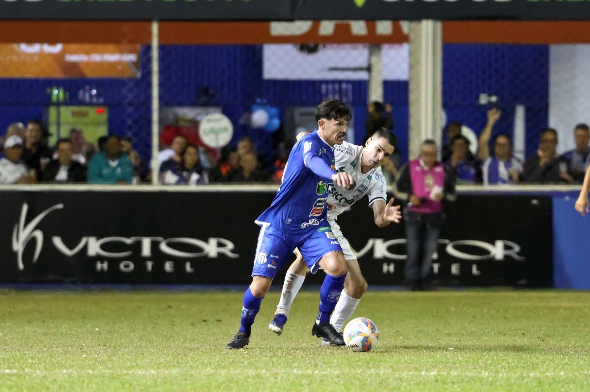 North e URT brigam pelo título do Módulo 2 do Mineiro (foto: Welton Neves/FMF)