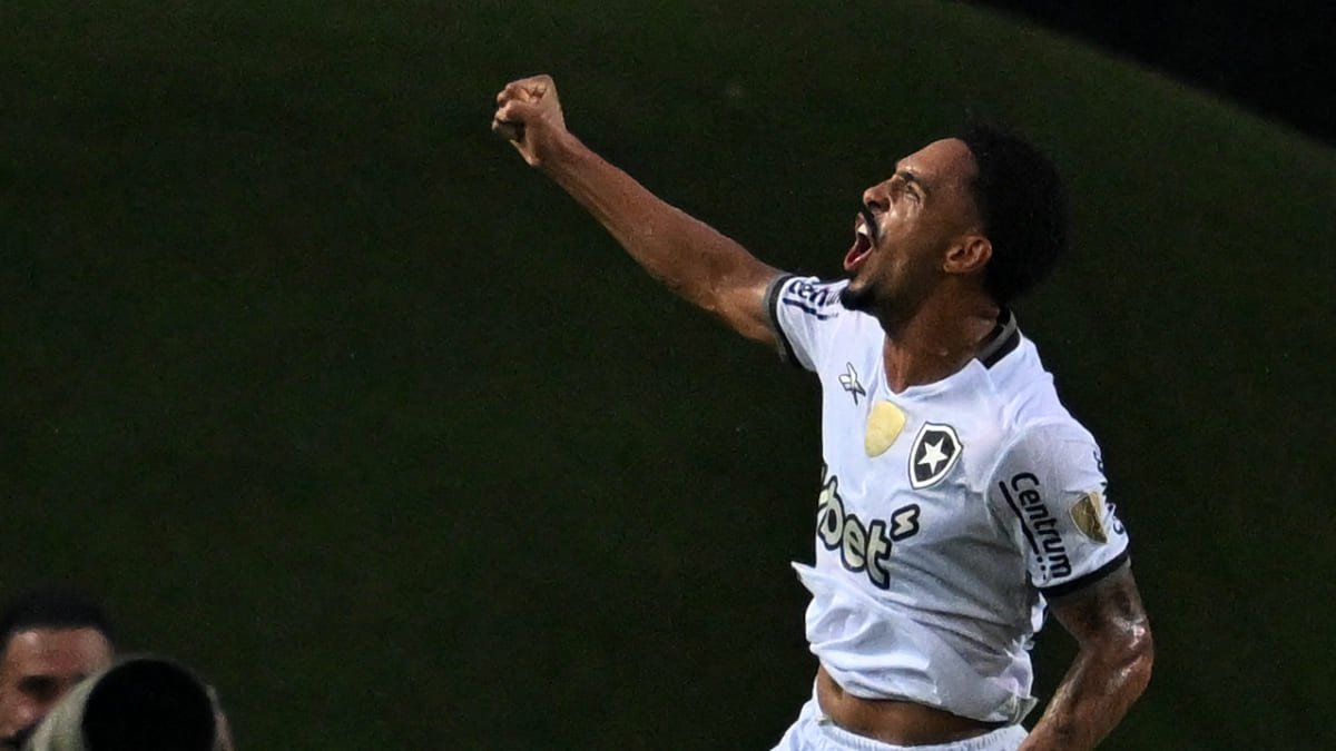 Cria do Cruzeiro, Vitinho defende o Botafogo (foto: Jaun Barreto/AFP)