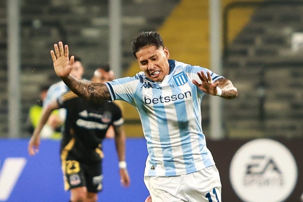 Zaracho em jogo pelo Racing (foto: Divulgação/Racing)