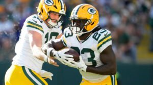 Taylor Elgersma e Israel Abanikanda, do Green Bay Packers - Crédito: 