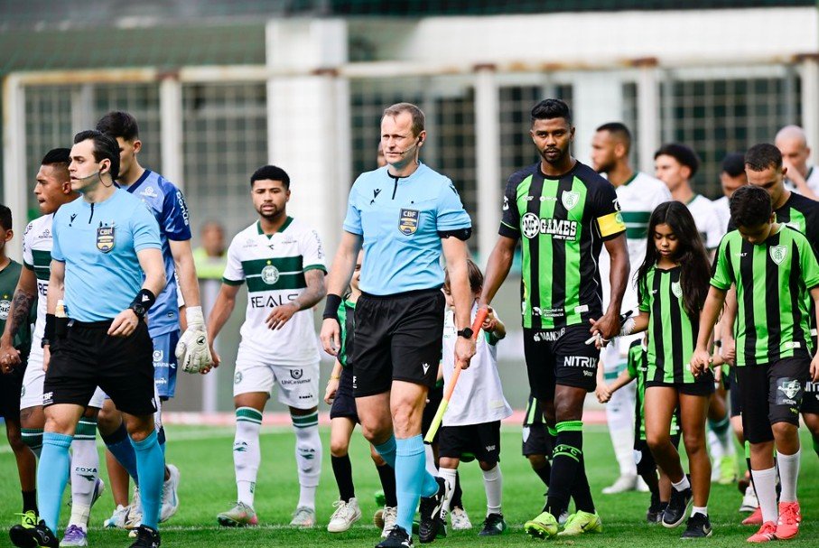 América e Coritiba (foto: Mourão Panda / América)