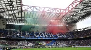 Torcida da Inter de Milão no Estádio Giuseppe Meazza  - Crédito: 