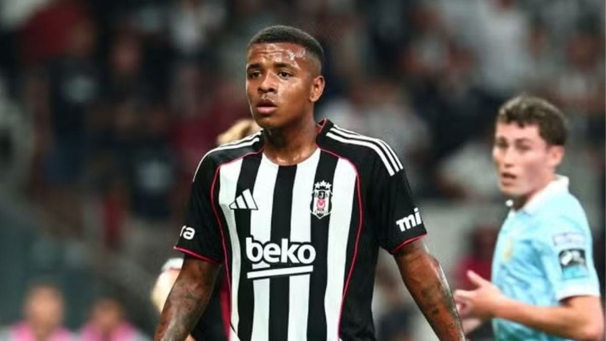 Keny Arroyo com a camisa do Besiktas (foto: Divulgação/Besiktas)