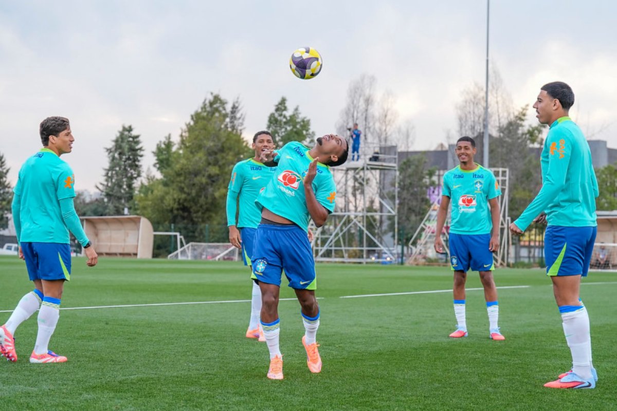 Seleção Brasileira Sub-20 em treino no Chile (foto: Flickr CBF)