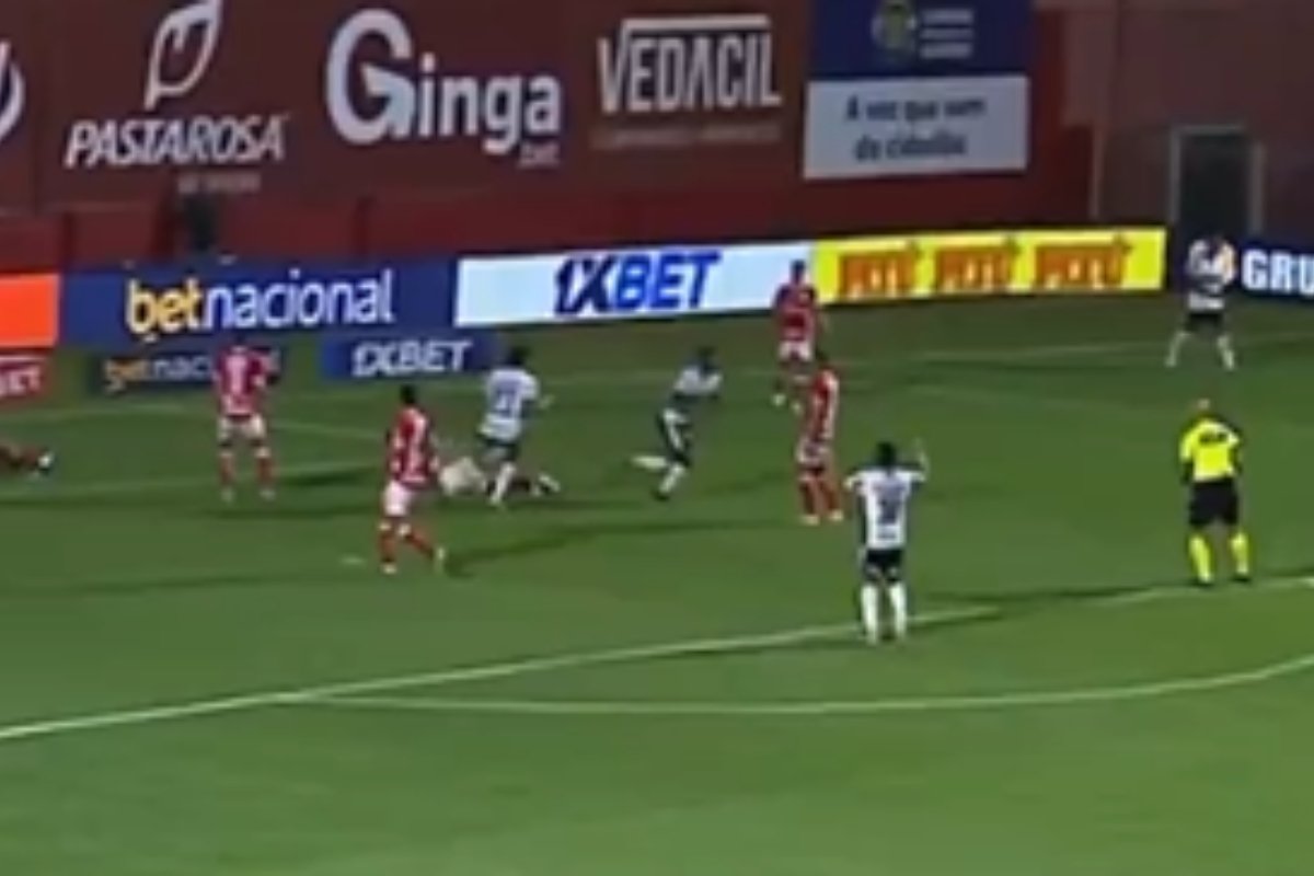 Ronaldo Tavares marcou para o Athletic contra o Vila Nova (foto: Reprodução/ESPN)