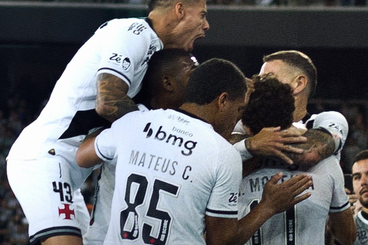 Jogadores do Vasco comemoram gol contra o Botafogo (foto: Matheus Lima/Vasco)