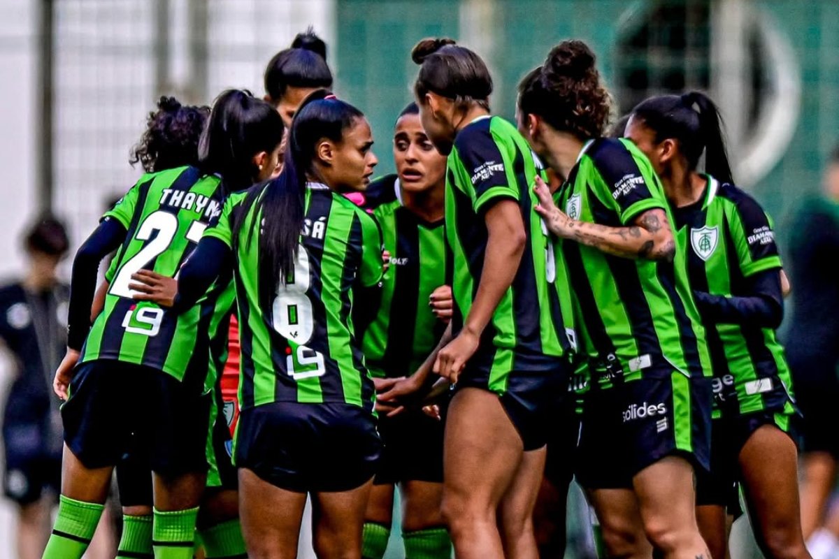 Jogadoras do time feminino do América (foto: Mourão Panda/América)