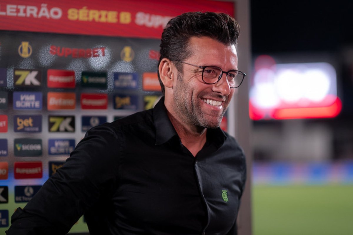 Alberto Valentim, técnico do América (foto: alandeyvidfotografo/América)