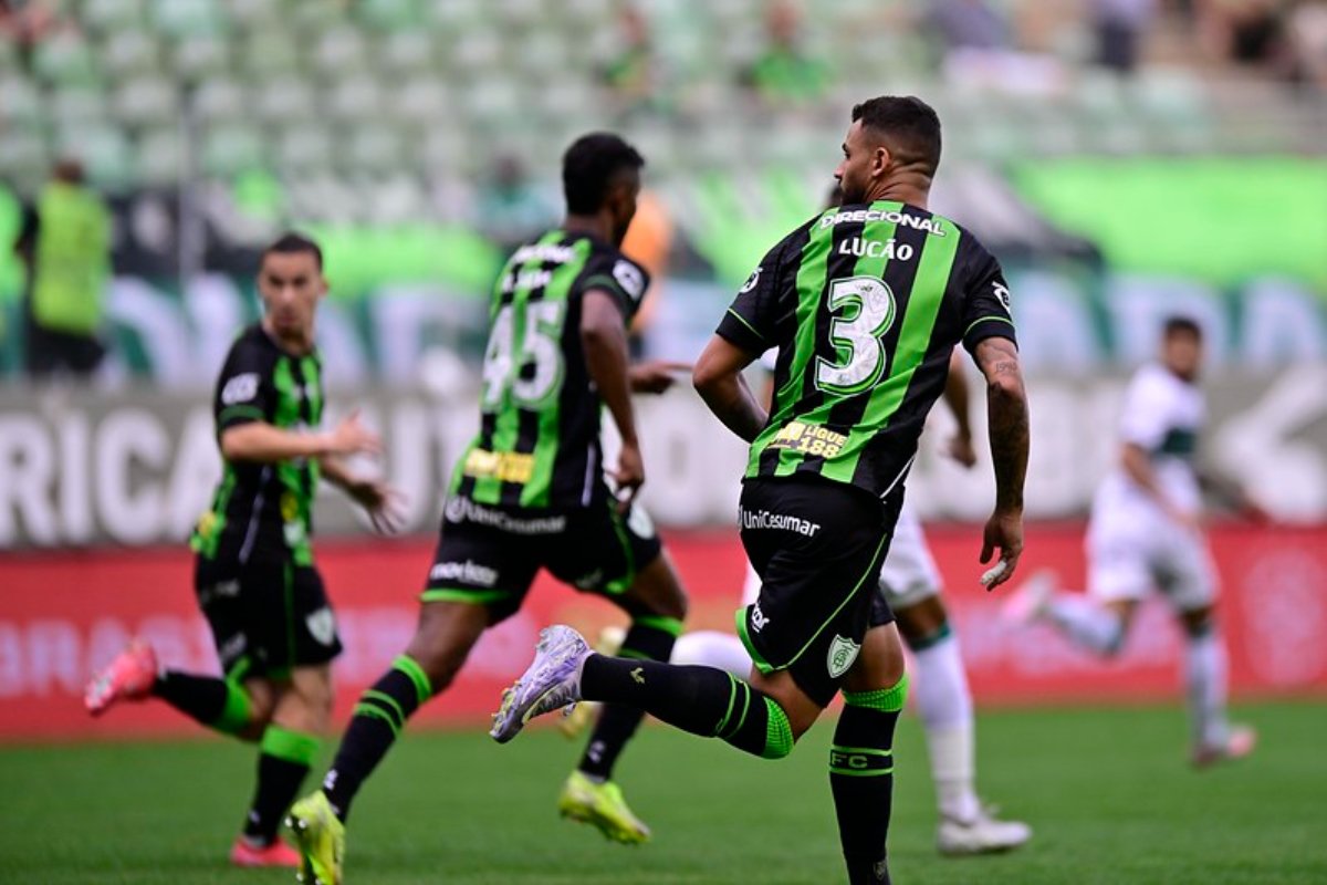 América em jogo pela Série B (foto: Mourão Panda/América)