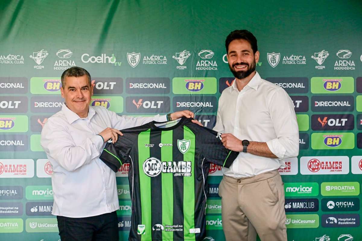 Dower Araújo e Paulo Assis, dirigentes do América (foto: Mourão Panda/América)