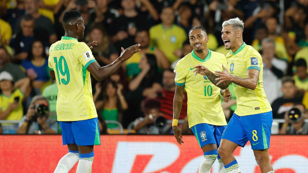Jogadores da Seleção Brasileira durante o duelo com o Chile (foto: Rafael Ribeiro/CBF)