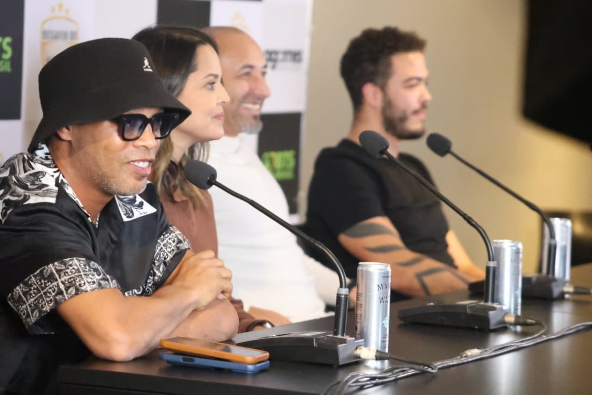 Ronaldinho e Gomes no Mineirão (foto: Marcos Vieira/EM D.A Press)