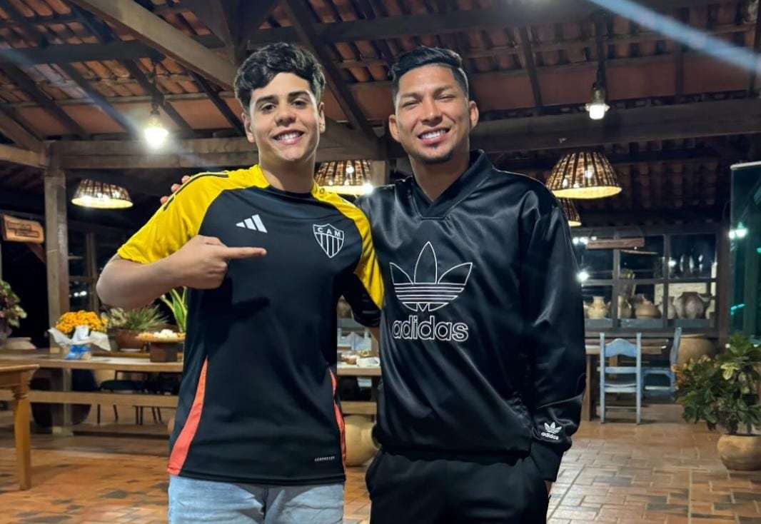 Atleticano Bernardo tirou foto com Rony - (foto: bernardo_dmf)