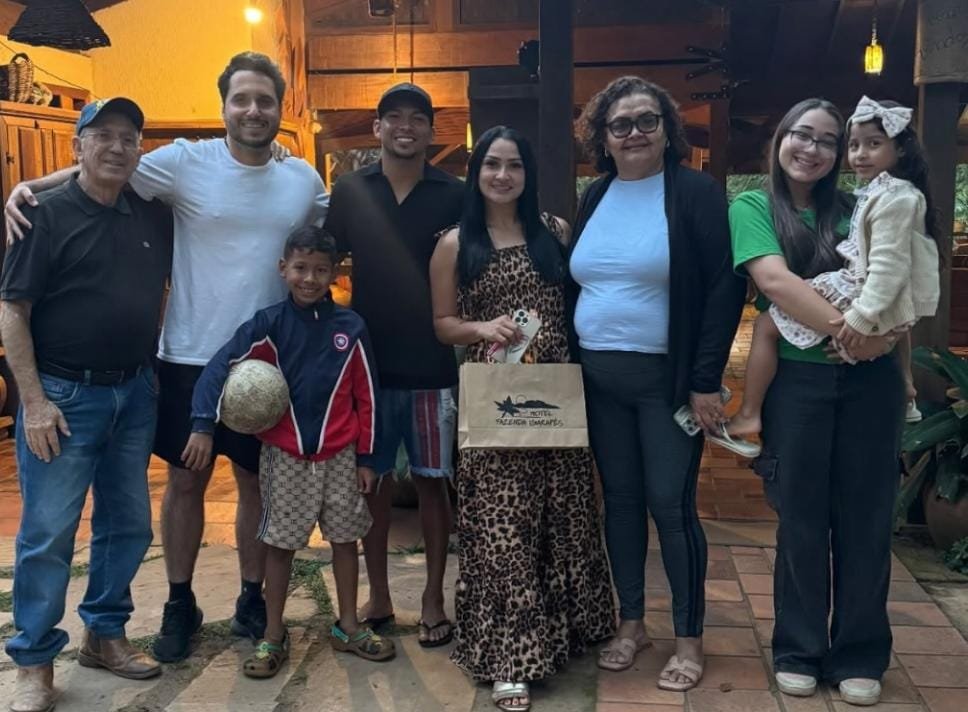 Rony e familiares no Hotel Fazenda Igarapés (foto: Reprodução/Hotel Fazenda Igarapés)