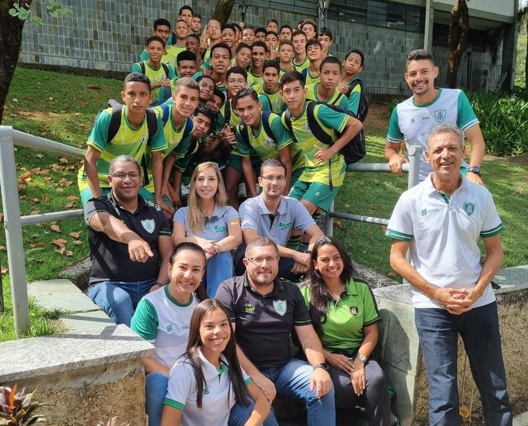 Top Family em palestra para atletas do sub-15 do América - (foto: Divulgação)