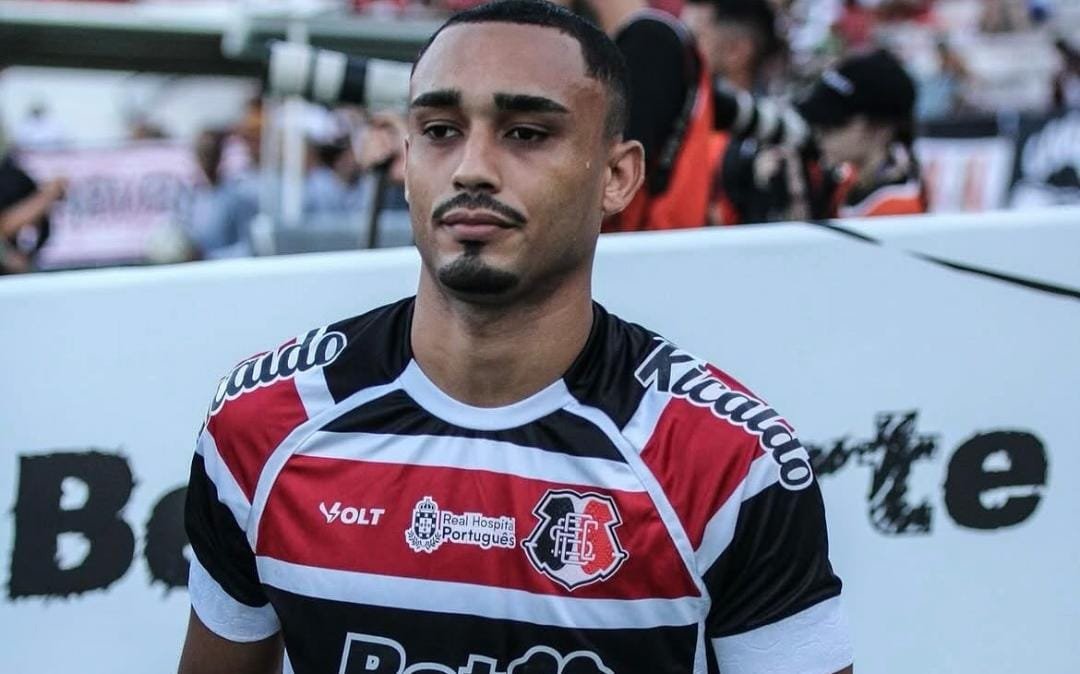 Eurico é titular do Santa Cruz na Série D (foto: Evelyn Victória/Santa Cruz Futebol Clube)