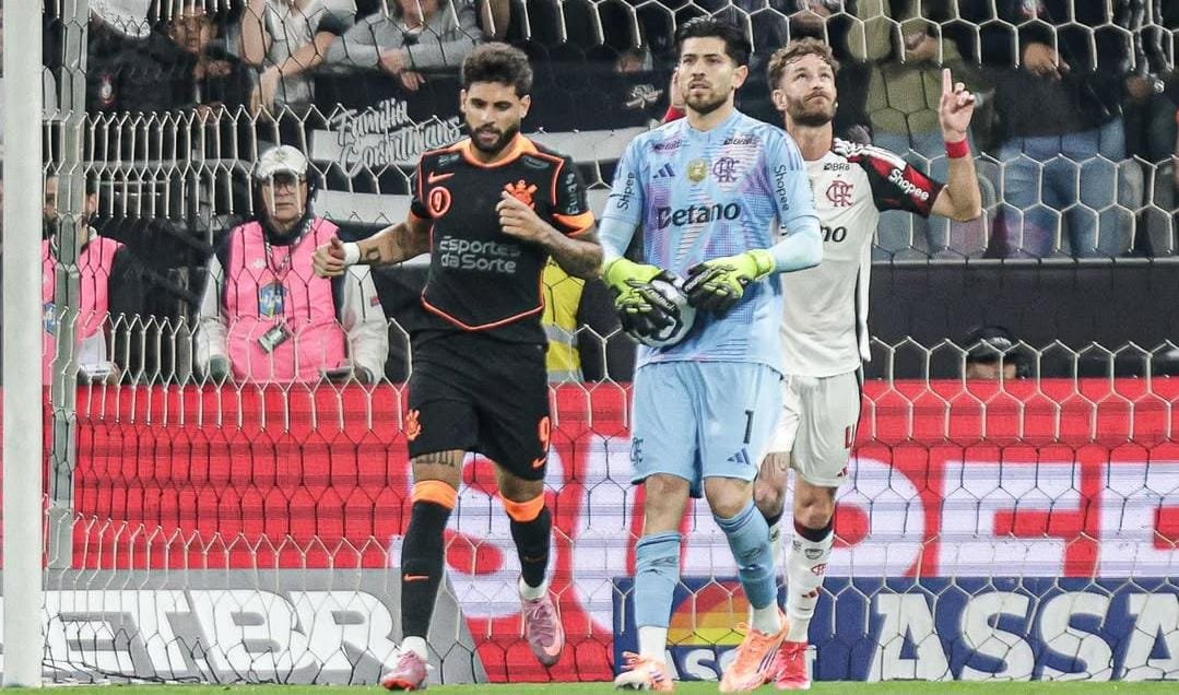 Rossi pegou pênalti de Yuri Alberto no primeiro tempo (foto: Divulgação/Flamengo)