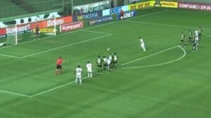 Gol de pênalti de Sánchez para o Volta Redonda contra o América - Crédito: 