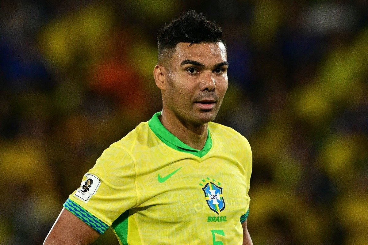 Casemiro em campo pela Seleção Brasileira (foto: Pablo PORCIUNCULA / AFP)
