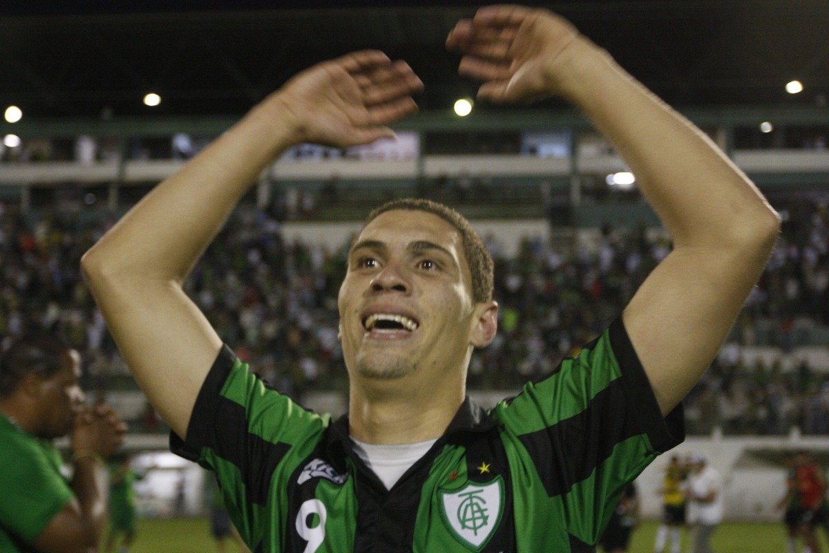 Moisés com a camisa do América em 2009 (foto: Jackson Romanelli/EM/D.A Press - 30/08/2009)