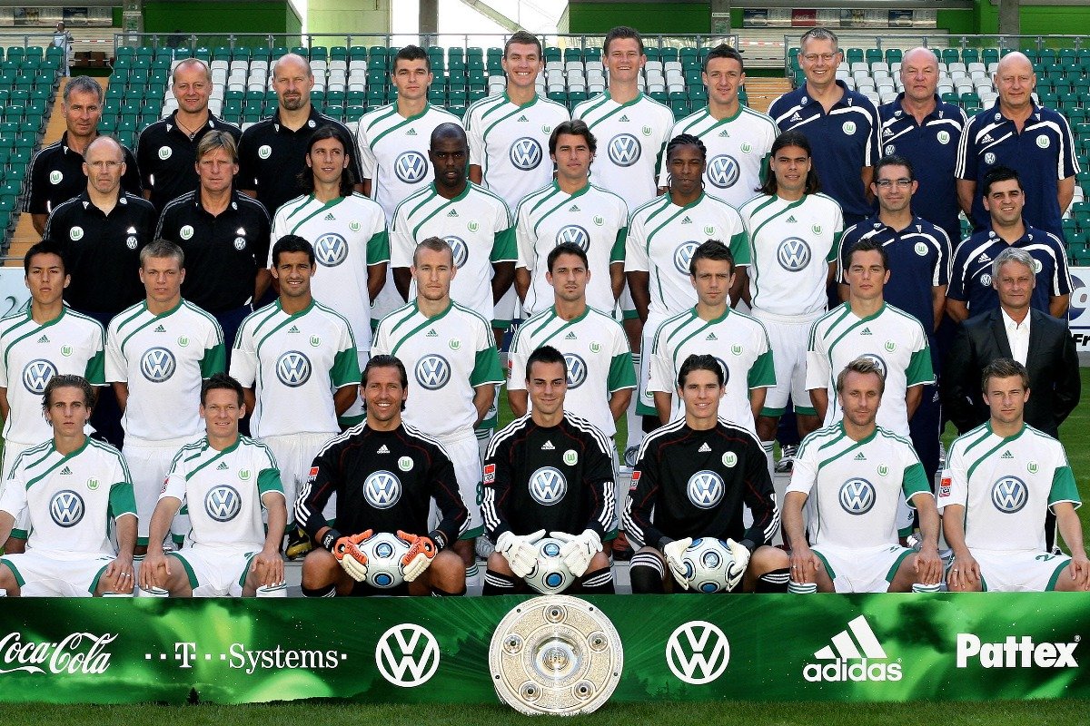 Jogadores do Wolfsburg em 2009 (foto: RONNY HARTMANN/AFP - 13/07/2009)