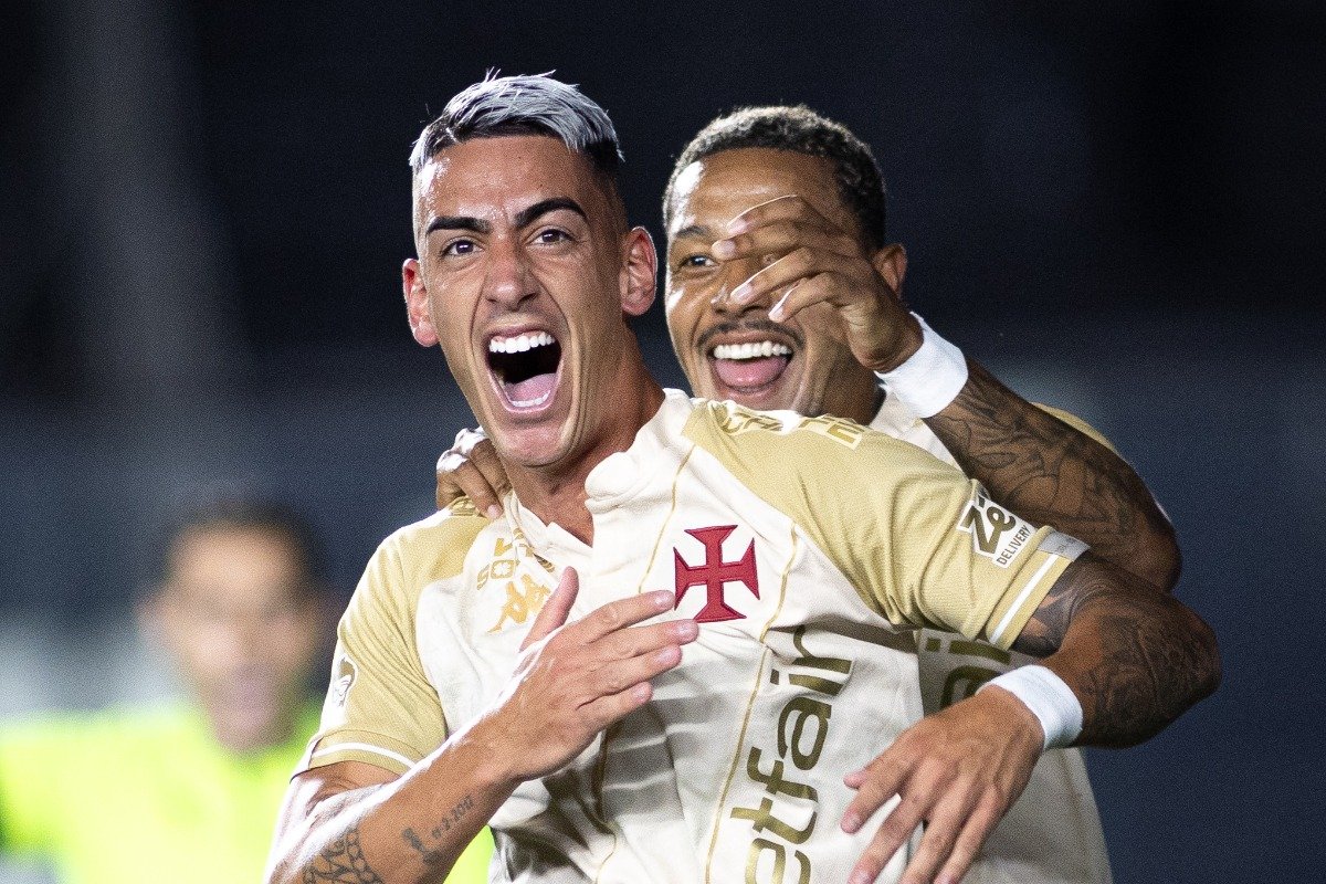 Jogadores do Vasco comemoram gol em São Januário (foto: Matheus Lima/Vasco)