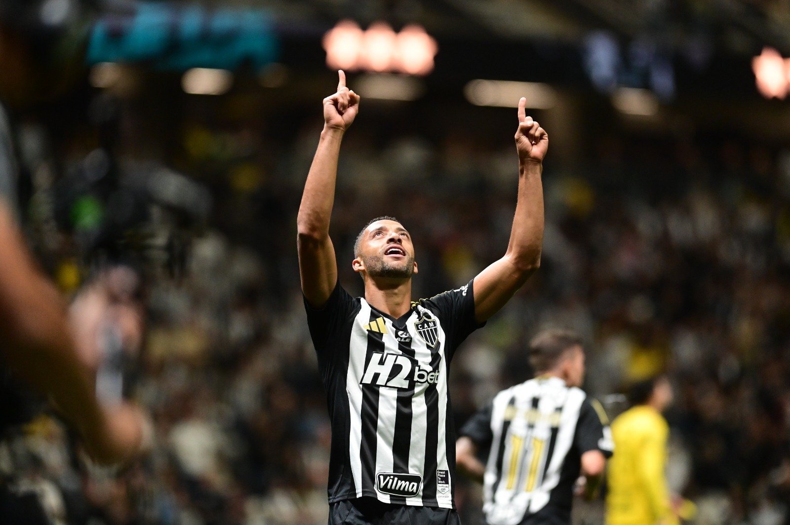 Vitor Hugo comemora segundo gol pelo Atlético - e o primeiro na Arena MRV - (foto: Leandro Couri/EM/D.A. Press)
