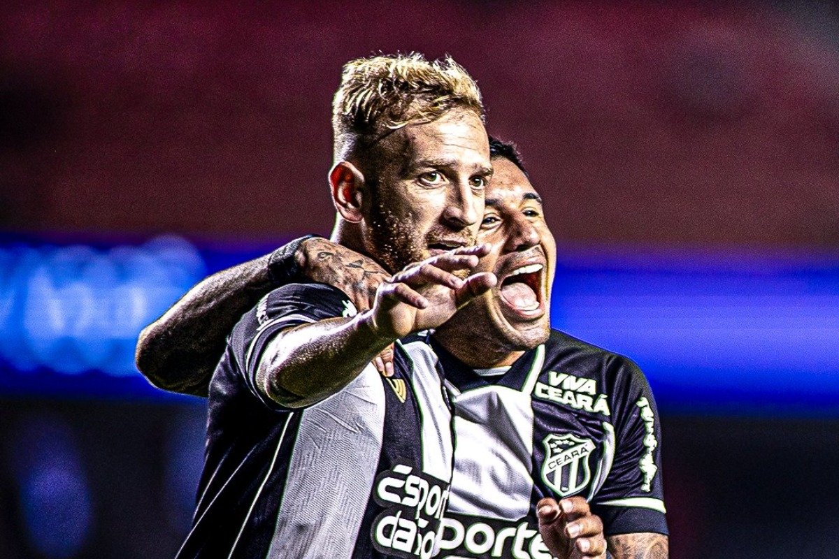 Jogadores do Ceará comemoram gol contra o São Paulo (foto: Felipe Santos / Ceará SC)