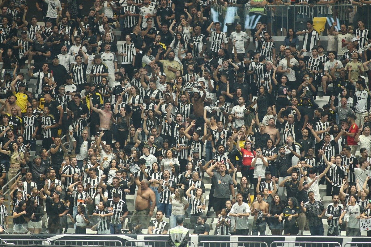 Torcedores do Atlético na Arena MRV (foto: Edesio Ferreira/EM/D.A Press)