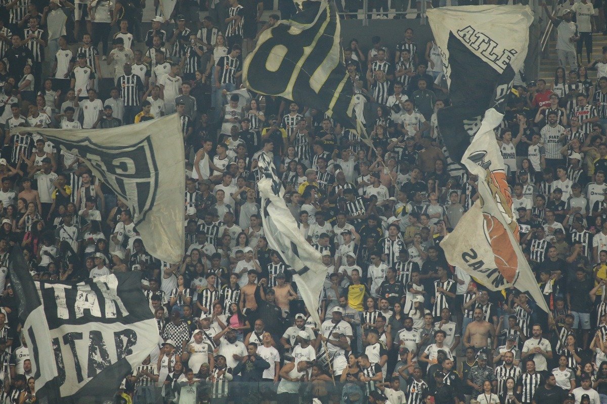 Torcedores do Atlético na Arena MRV (foto: Edesio Ferreira/EM/D.A Press)