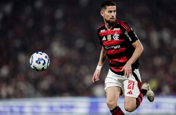 Jorginho em ação com a camisa do Flamengo na temporada (foto: Gilvan de Souza/Flamengo)
