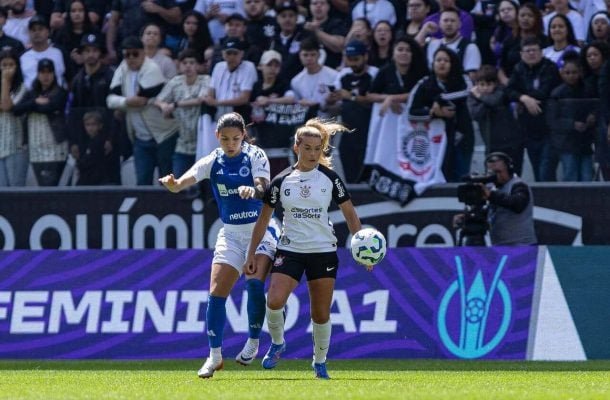 Tamires, ícone do futebol feminino do Corinthians, celebra mais um título com a camisa do Timão (foto: Foto: Divulgação CBF)