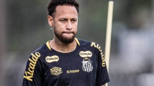 Assessoria de Neymar afirma que irá processar 