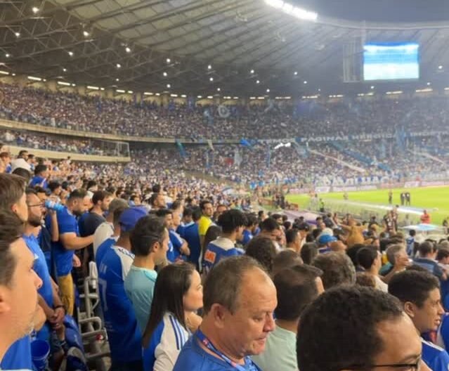 Foto publicada por Filipe Ferraz da torcida do Cruzeiro (foto: Reprodução)