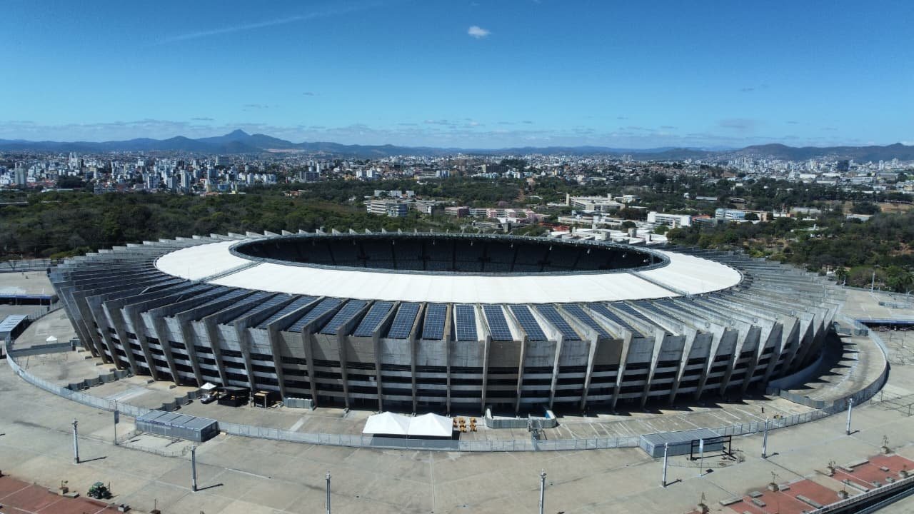 Lateral do Mineirão visto pelo alto (foto: Leandro Couri/EM.D.A Press)