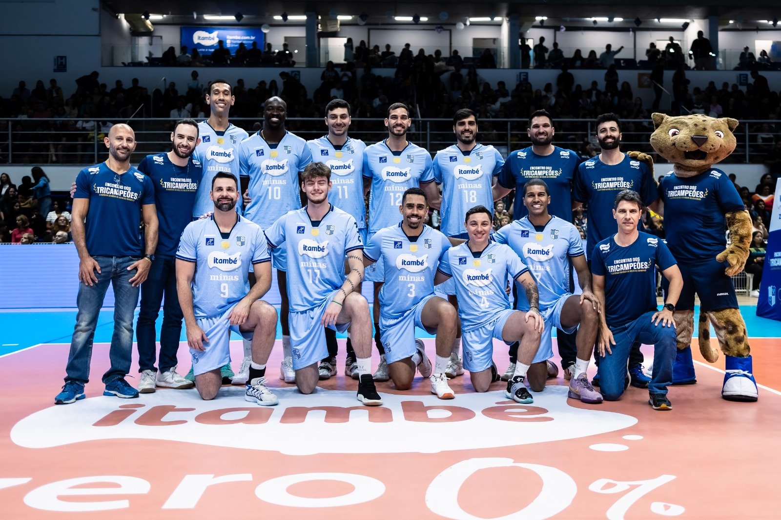 Jogadores do Minas (foto: Divulgação/Minas)
